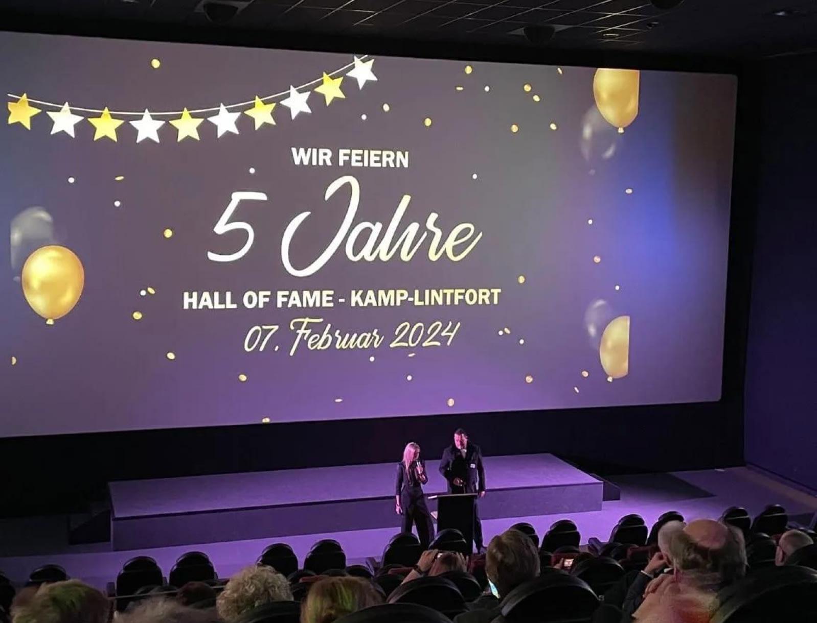 Schnappschuss der Jubiläumsveranstaltung zum 5. Geburtstag des Kinos Hall of fame