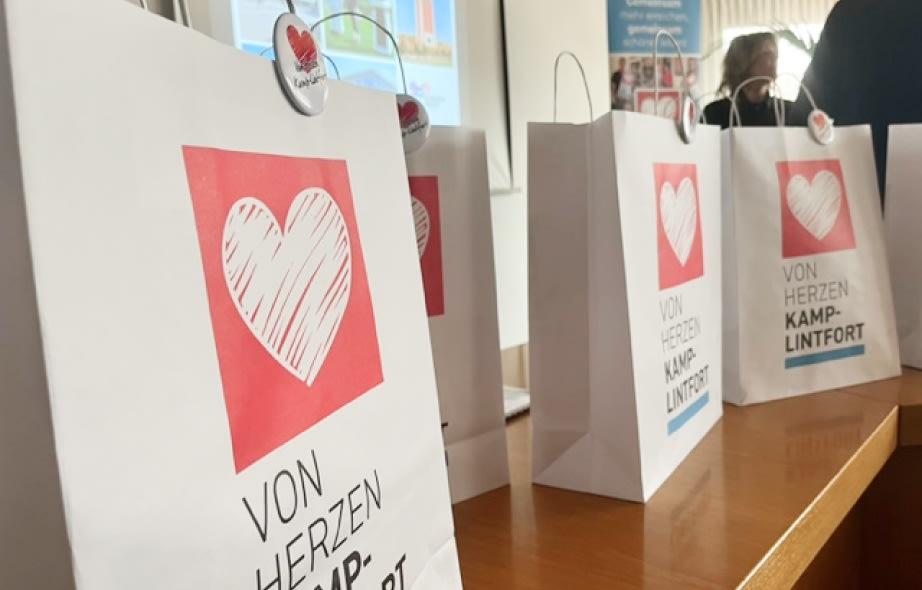 Schnappschuss der Pressekonferenz zum Neustart als Von Herzen Kamp-Lintfort